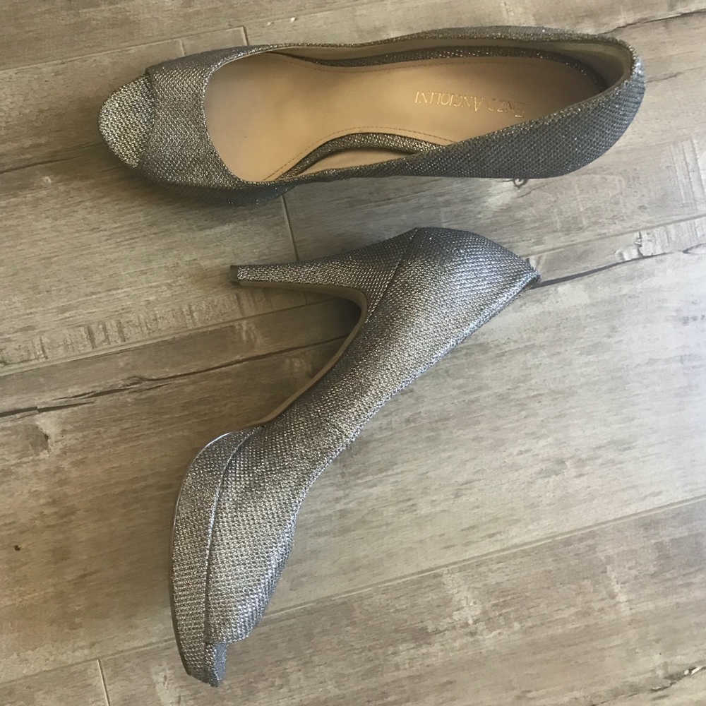 Gold Enzo Anciolini Peekaboo Heel